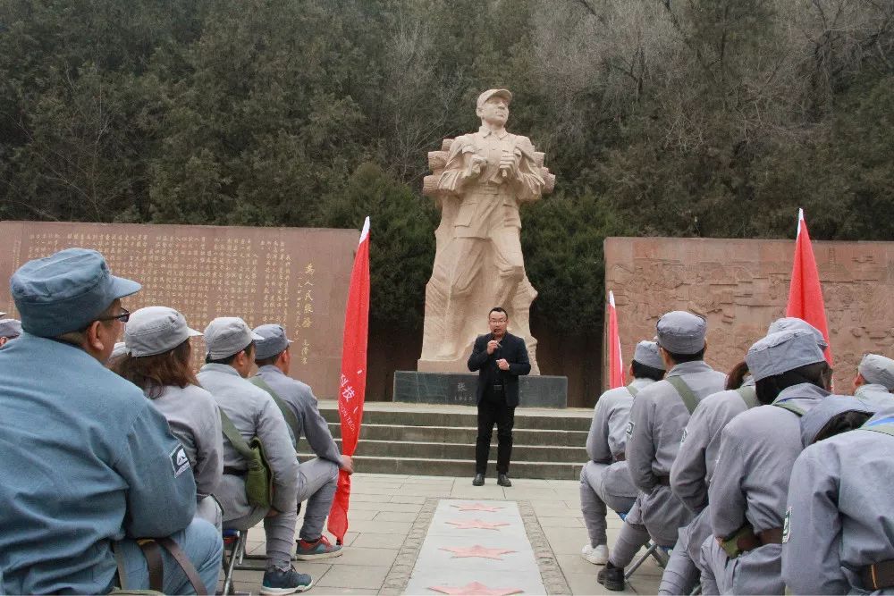 如何将“为人民服务”的精神运用到工作当中?