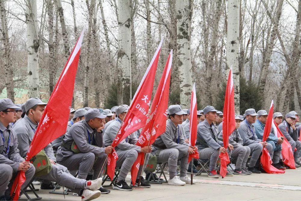 如何将“为人民服务”的精神运用到工作当中?